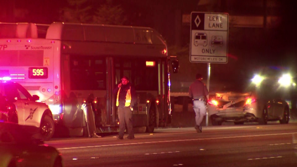 Southbound I-5 in Federal Way reopens after crash involving bus | king5.com