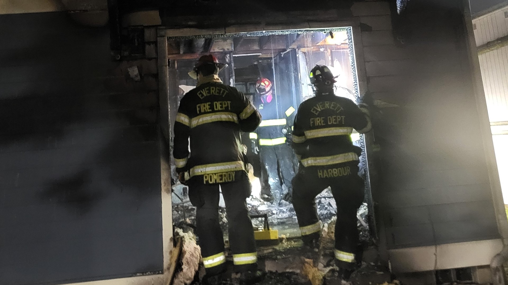 2 killed in Everett house fire on Christmas Day