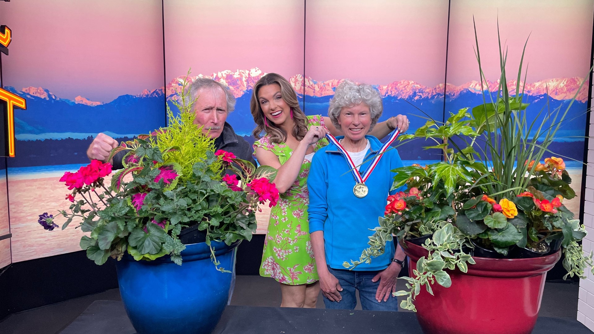 Gardeners Ciscoe and Mary Morris compete in Pot Wars on New Day. Who will plant the best pot?! #newdaynw