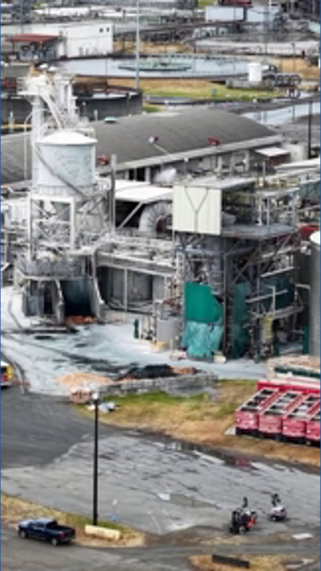 Longview Explsion 2 dead, 9 missing after tank implosion at Longview paper mill | king5.com