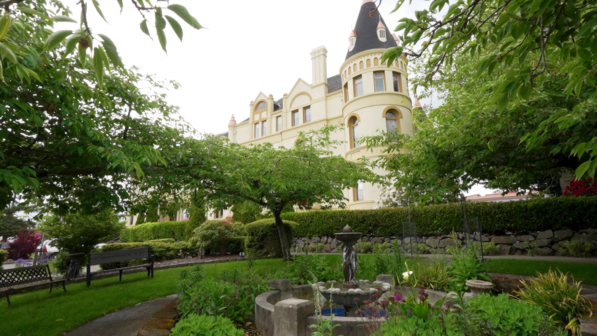 Manresa Castle Hotel is a getaway with some history, and maybe even a haunting or two. #k5evening