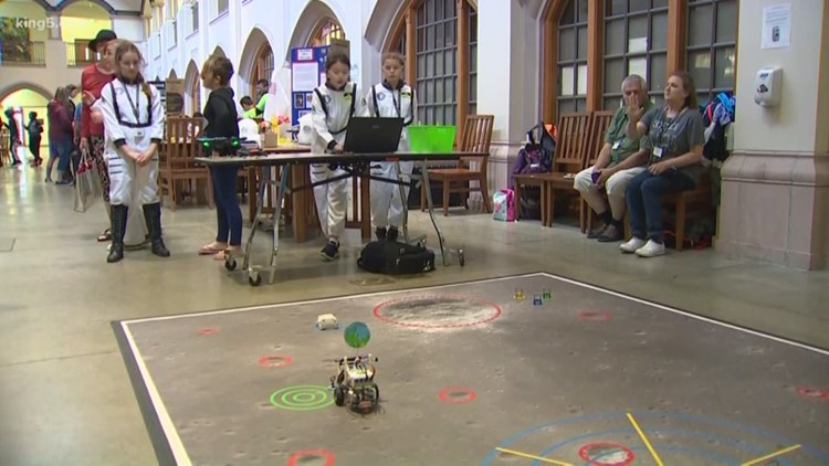 Student robotics competition at UW celebrates Apollo 11 anniversary