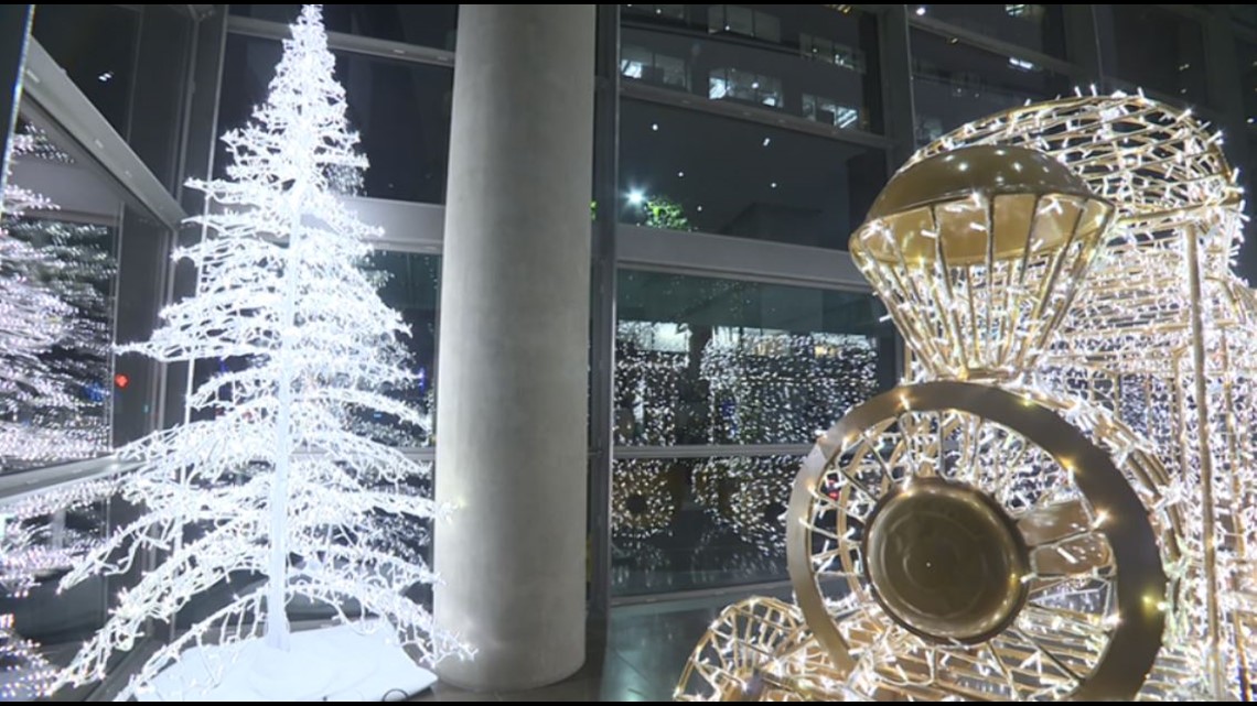 Hyatt Regency Seattle celebrates Enchant with interactive decorations and festive treats. Story sponsored by Hyatt Regency Seattle