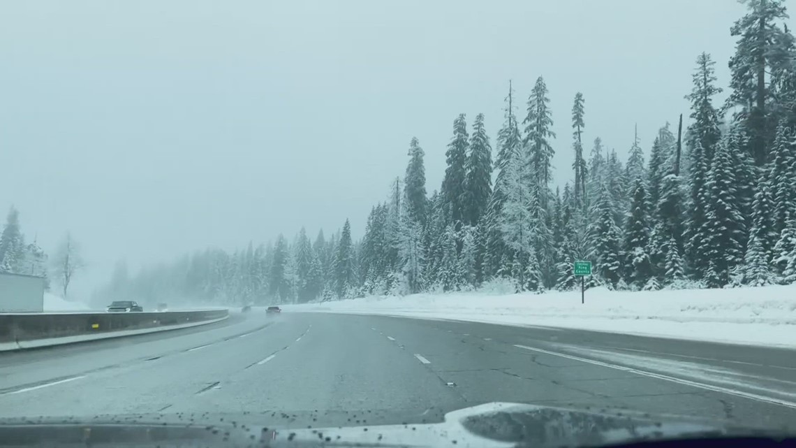 I90 at Snoqualmie Pass reopens after vehicle spinouts block roadway