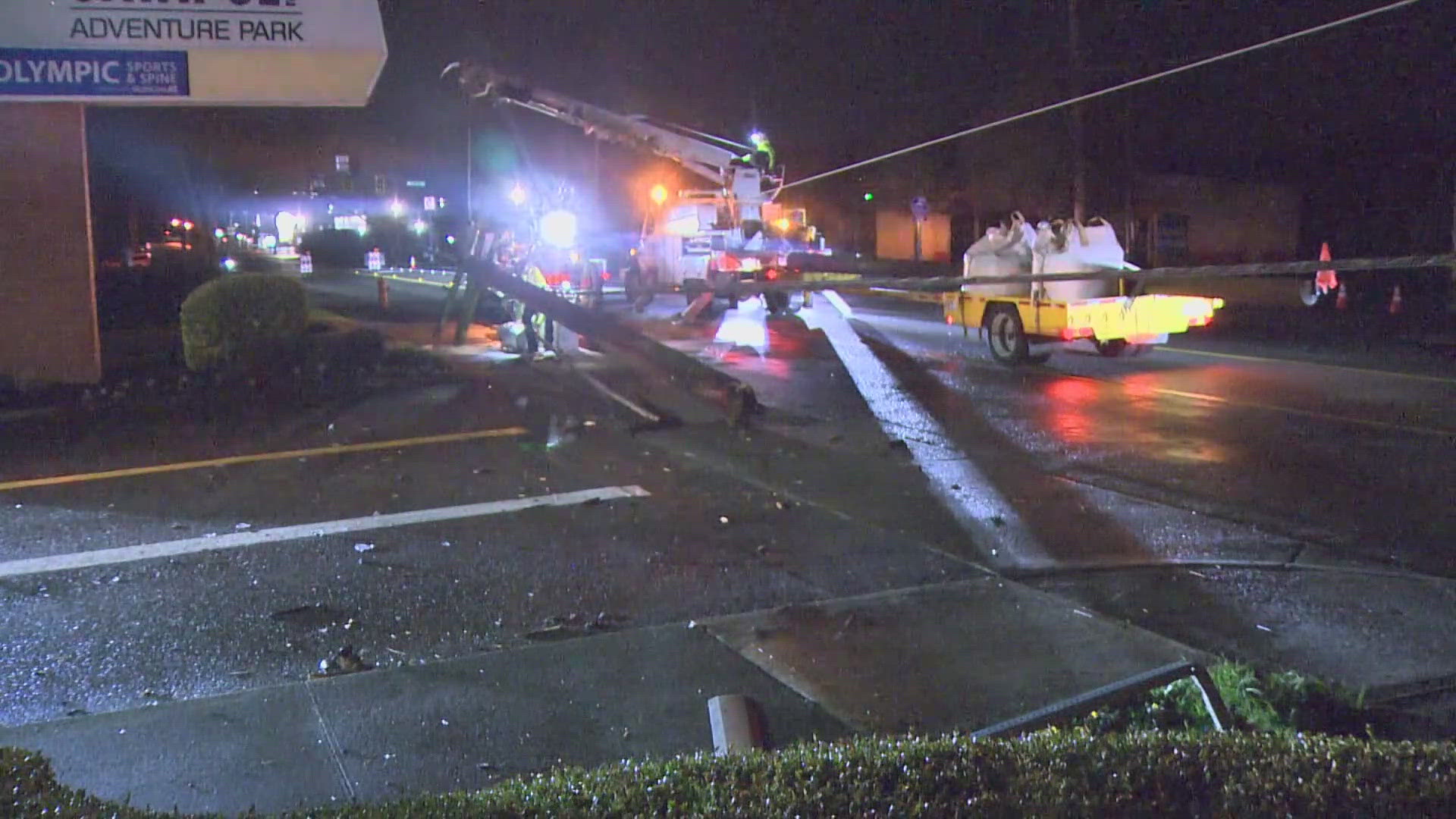Suspected DUI crash causes power outage in Puyallup