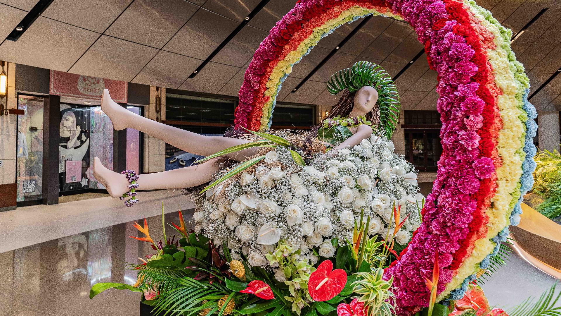 Some of the Northwest's best floral artists created clothing and selfie backdrops out of botanicals for the event inside Pacific Place. #k5evening