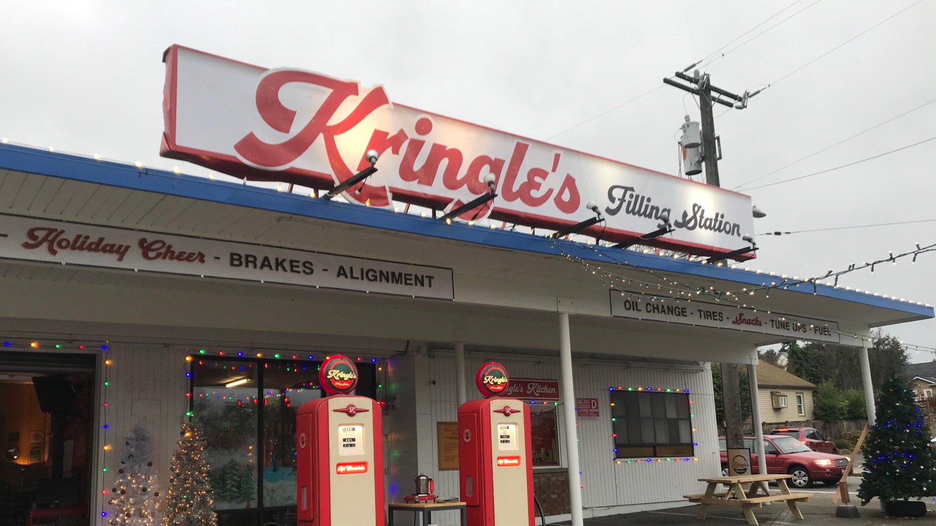 Kringle's Filling Station brings magic to Aurora Ave. #k5evening