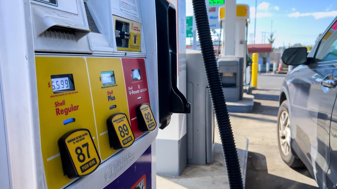 Seattle gas prices fell slightly last week, but oil prices climbed again Monday