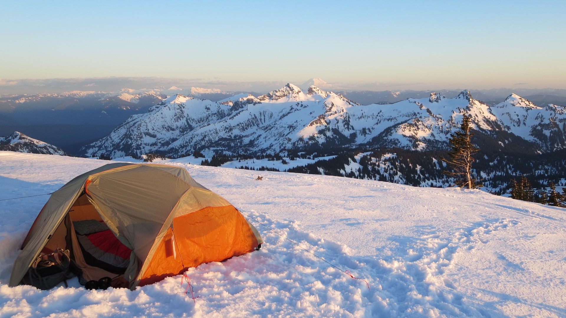 A guide to snow camping in the Pacific Northwest