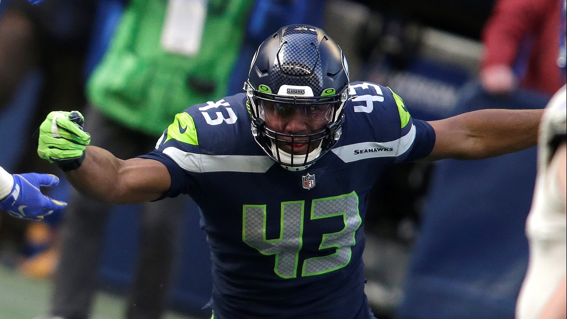 Seahawks bring back Dunlap, add Hyder to boost pass rush