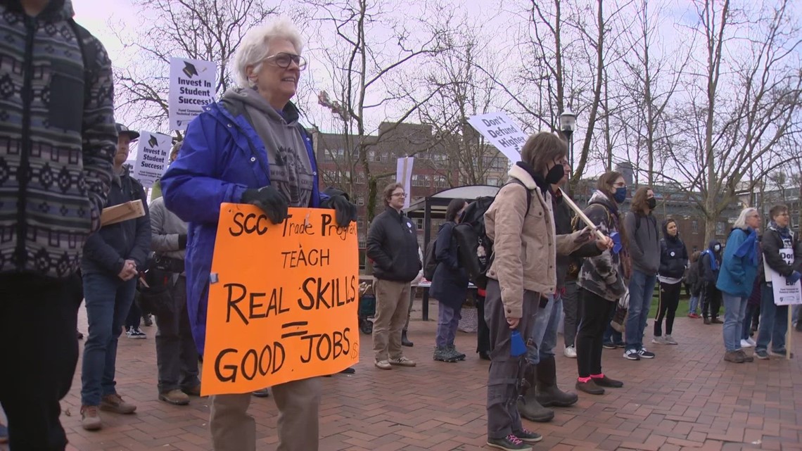 Teachers and students in Washington call for more funding for community colleges - Vimarsana News