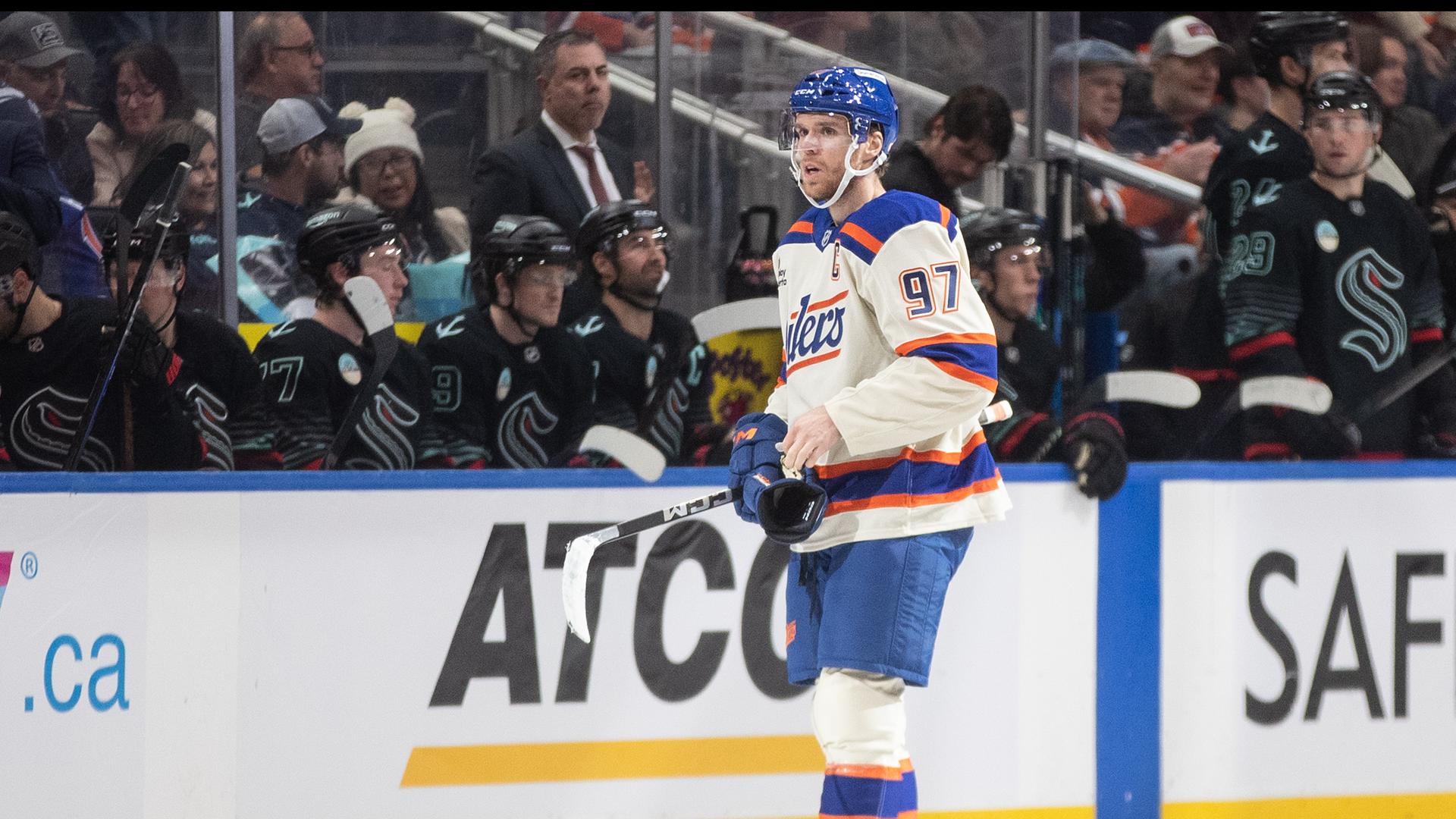 Connor McDavid has hat trick, 4 points in the Oilers' 9-4 romp over the ...