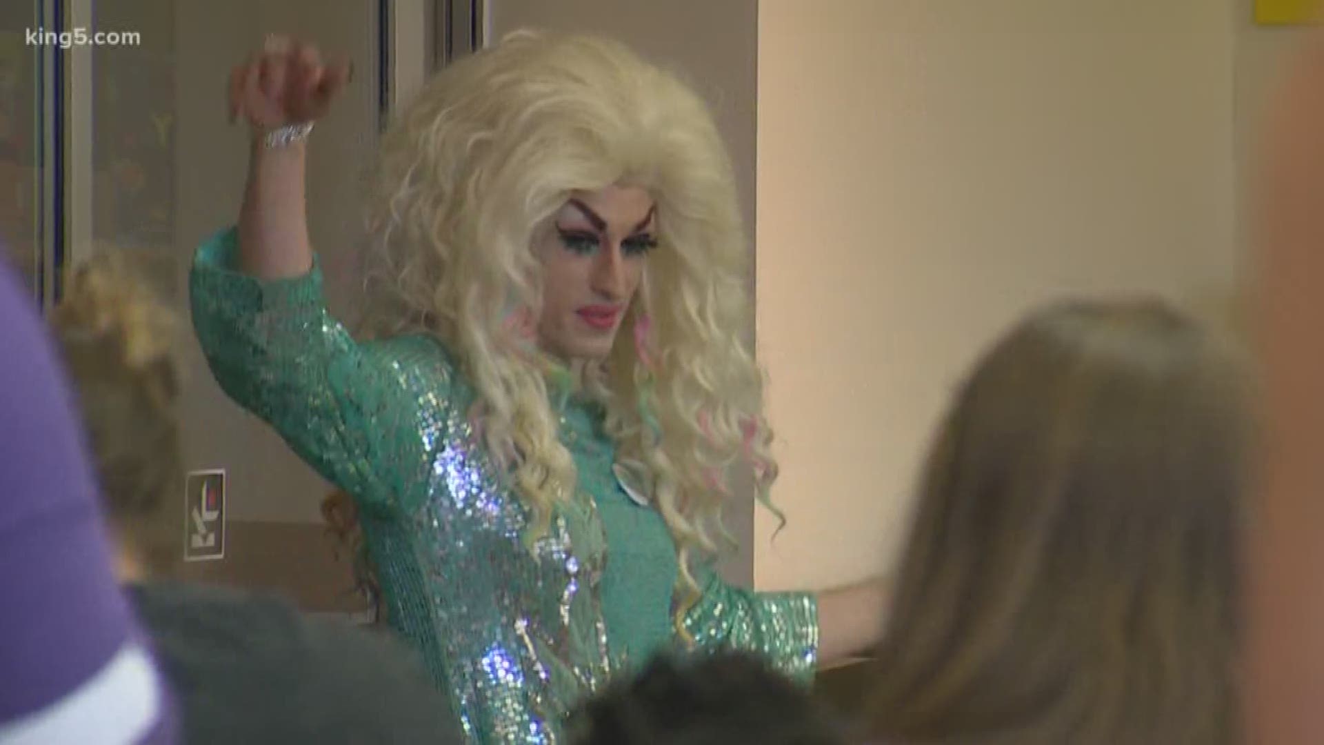 A children's book-reading called Drag Queen Story Hour brought out support and criticism to the Des Moines Public Library. KING 5's Sebastian Robertson reports.