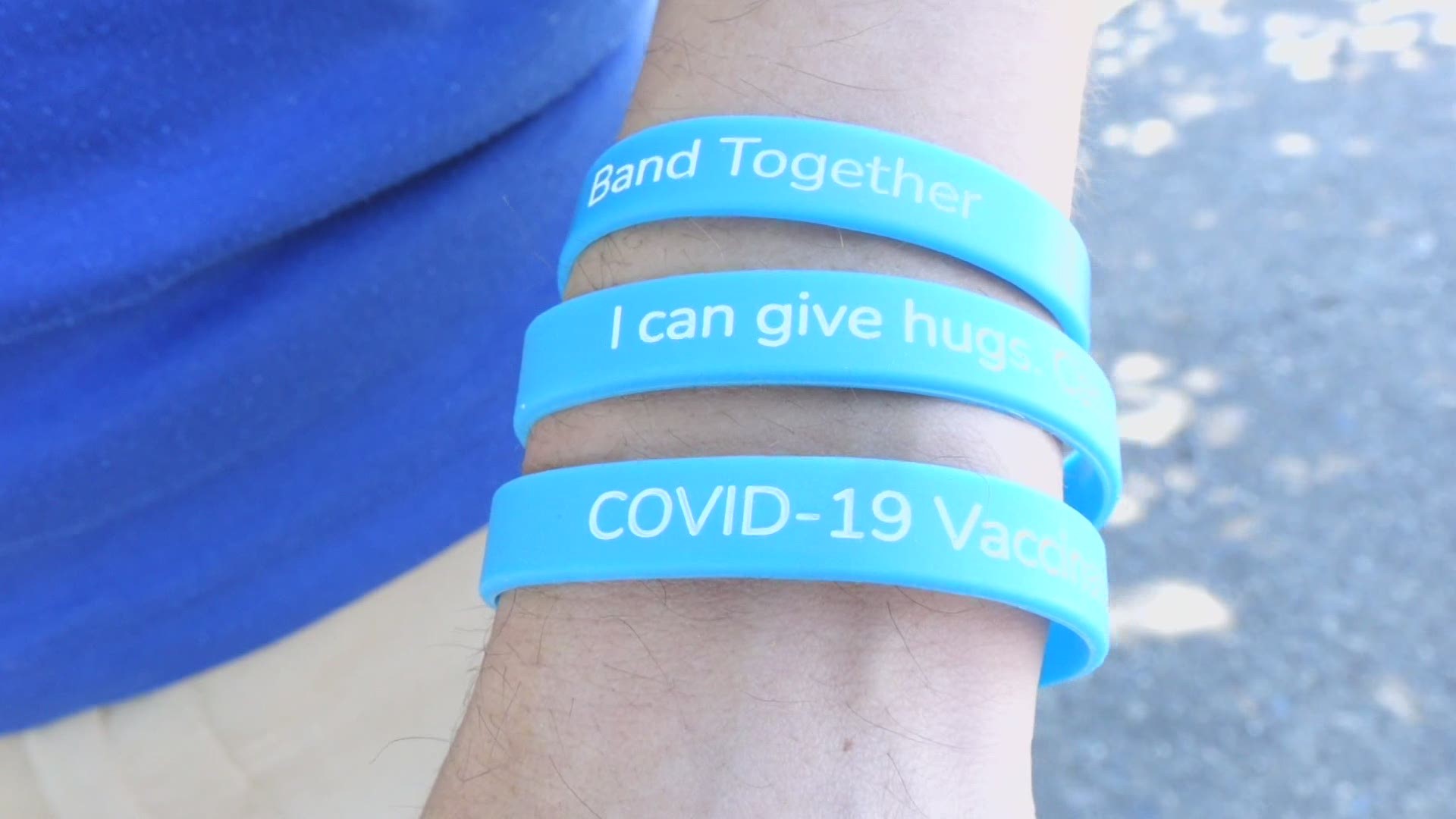 'VacSeen.org' creates simple silicone bracelets with slogans like "COVID-19 Vaccinated" on them so the wearer can easily display their vaccine status.