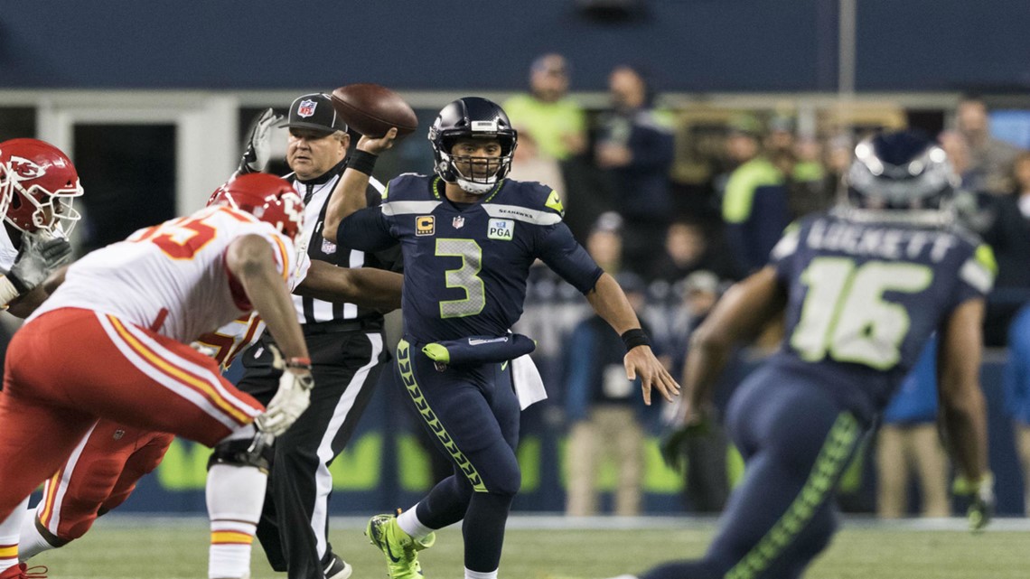 Russell Wilson outduels Patrick Mahomes in battle of the best off