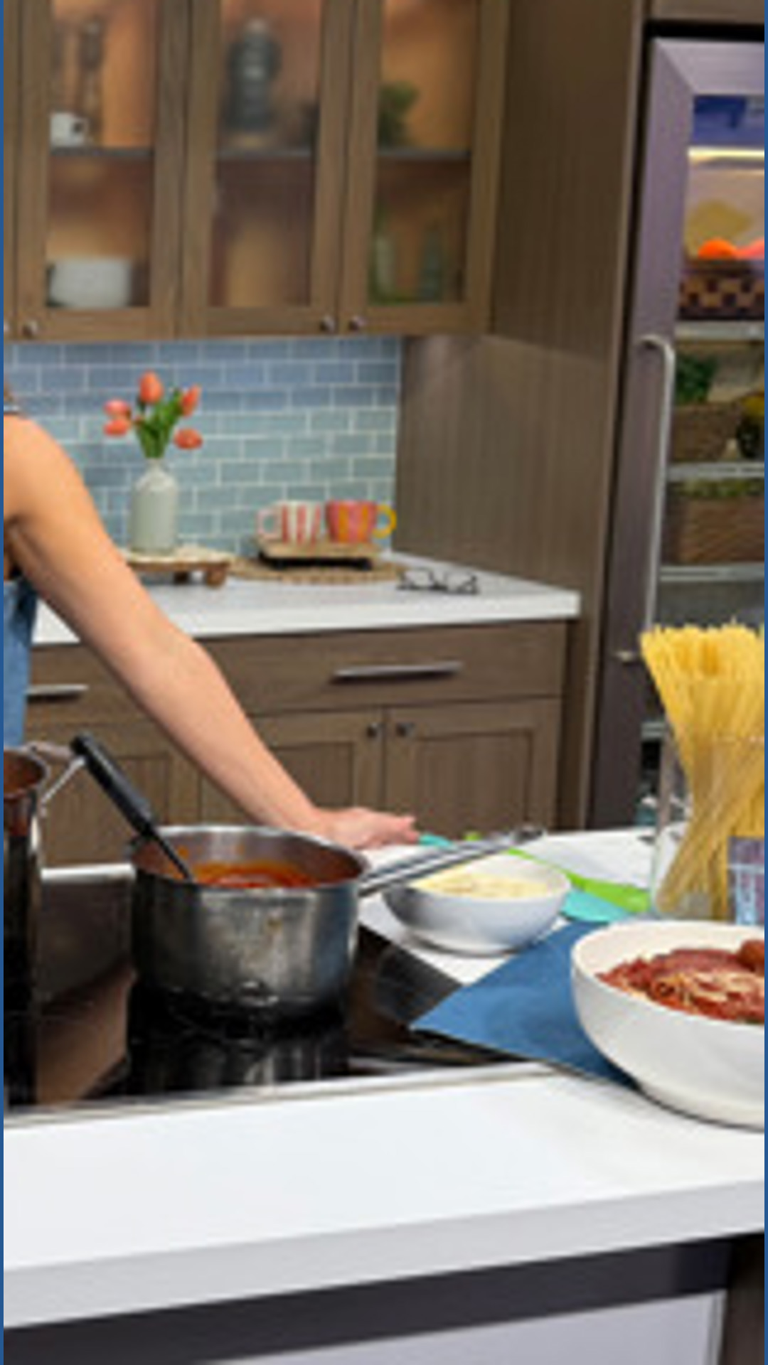 Flow Rey Rizz Rick Rizzs swings for the fences with his mom's pasta sauce - New Day ...
