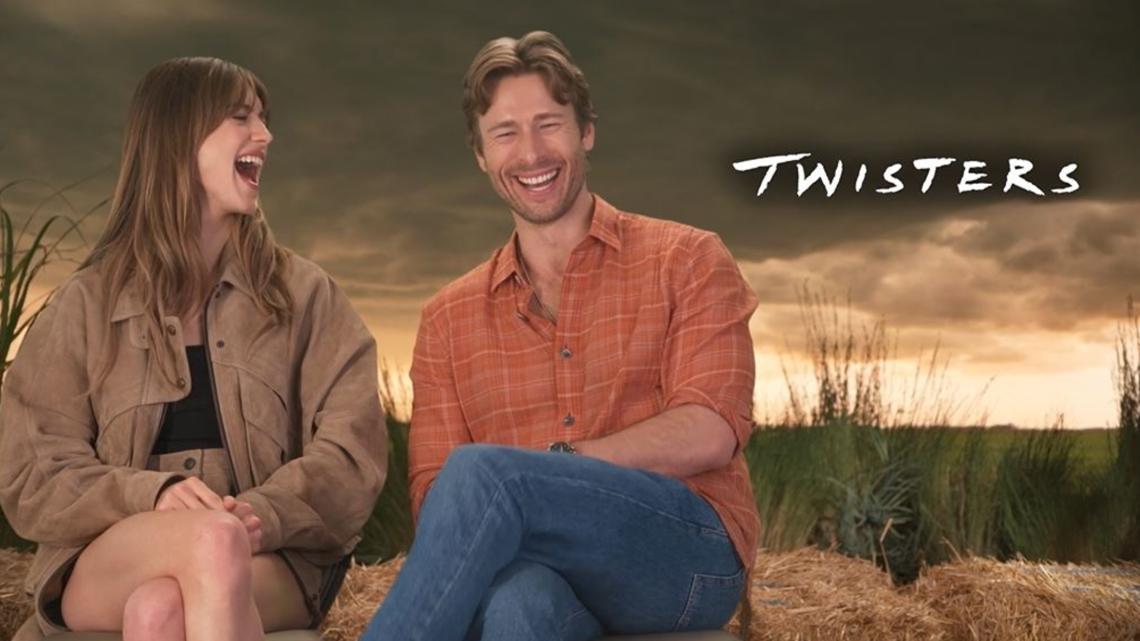 Stars of 'Twisters' crack each other up in interview | king5.com