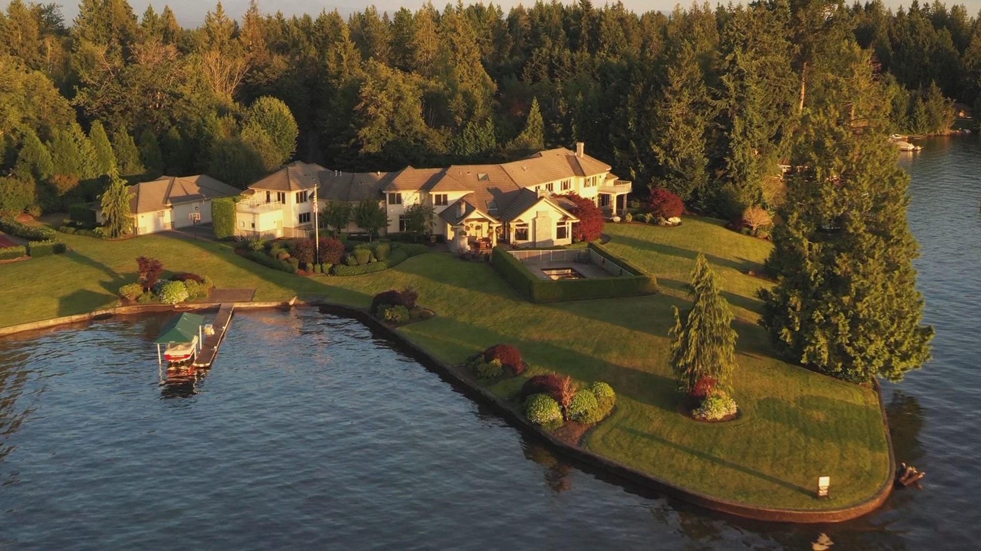Watersport paradise on Lake Tapps is just 45 minutes from Seattle. Sponsored by The Jen Harper Team.