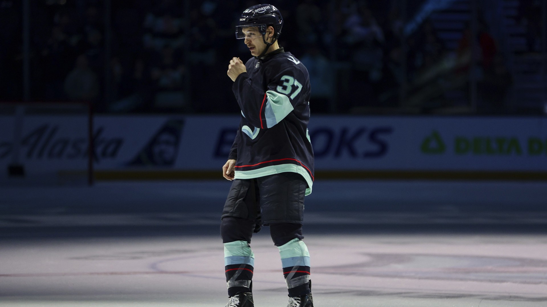 Eeli Tolvanen scores twice as Kraken defeat Canucks 6-3 | king5.com