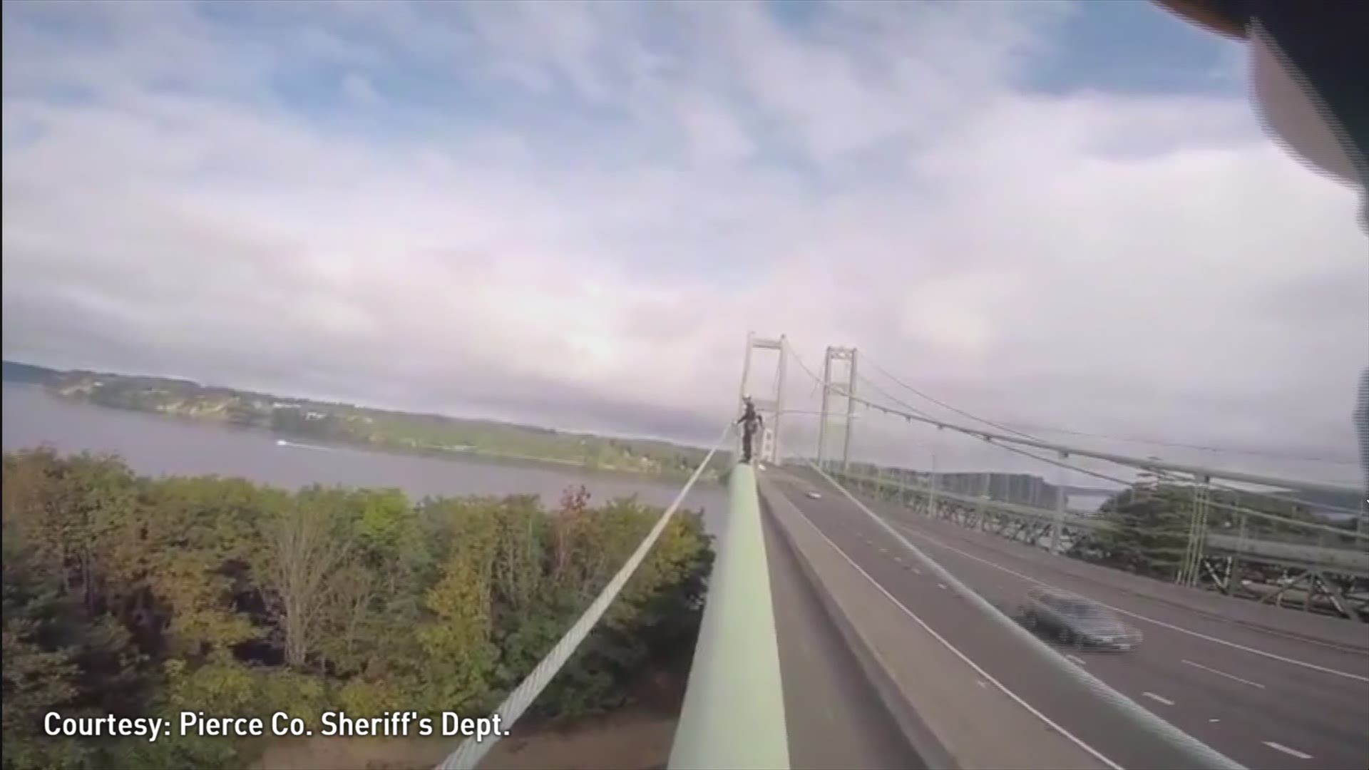 Watch Deputies Climb Tacoma Narrows Bridge In Training Exercise King5 Com