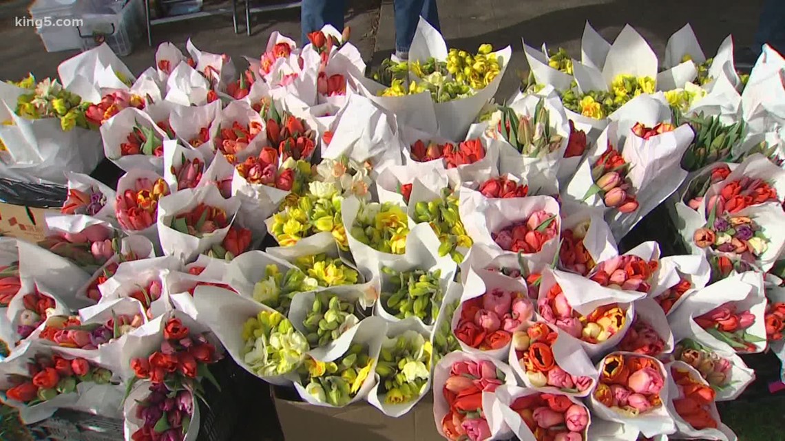 Seattle Photographer Helping Pike Place Market Flower Vendors Stay Afloat King5 Com