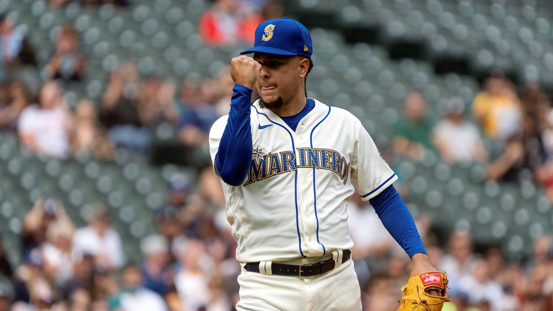 Mariners, Luis Castillo agree to 5-year, $108M extension