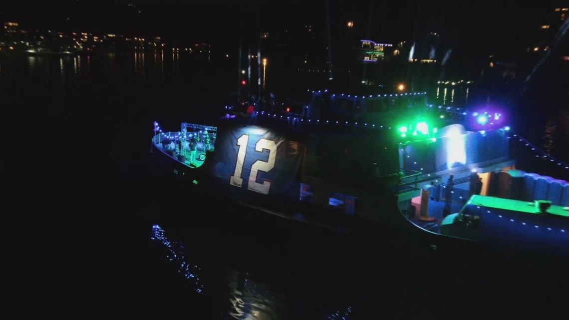 'ChampionSHIP' carrying Seahawks fans sets sail in Seattle