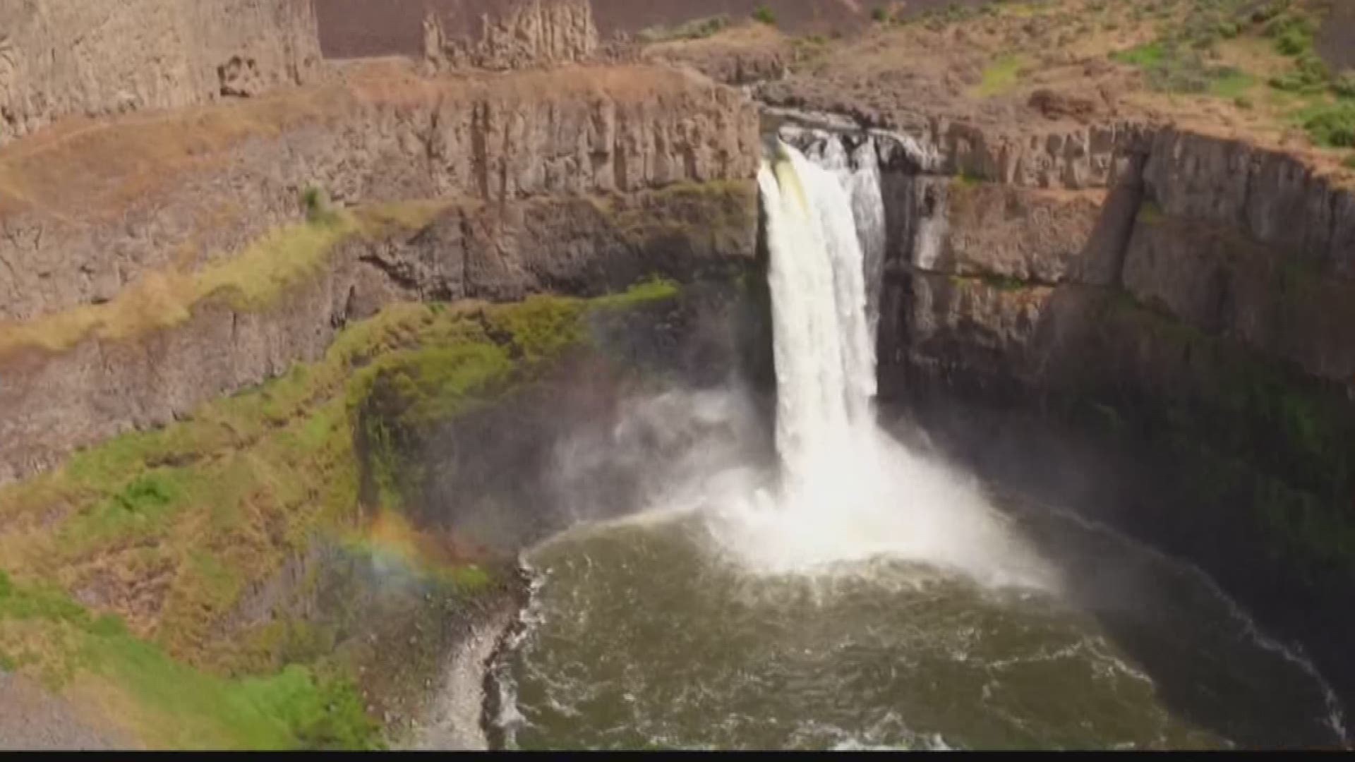KREM 2's Taylor Viydo reports on the death of a Spokane man after falling from a cliff at the Palouse Falls State Park. (5-30-17)