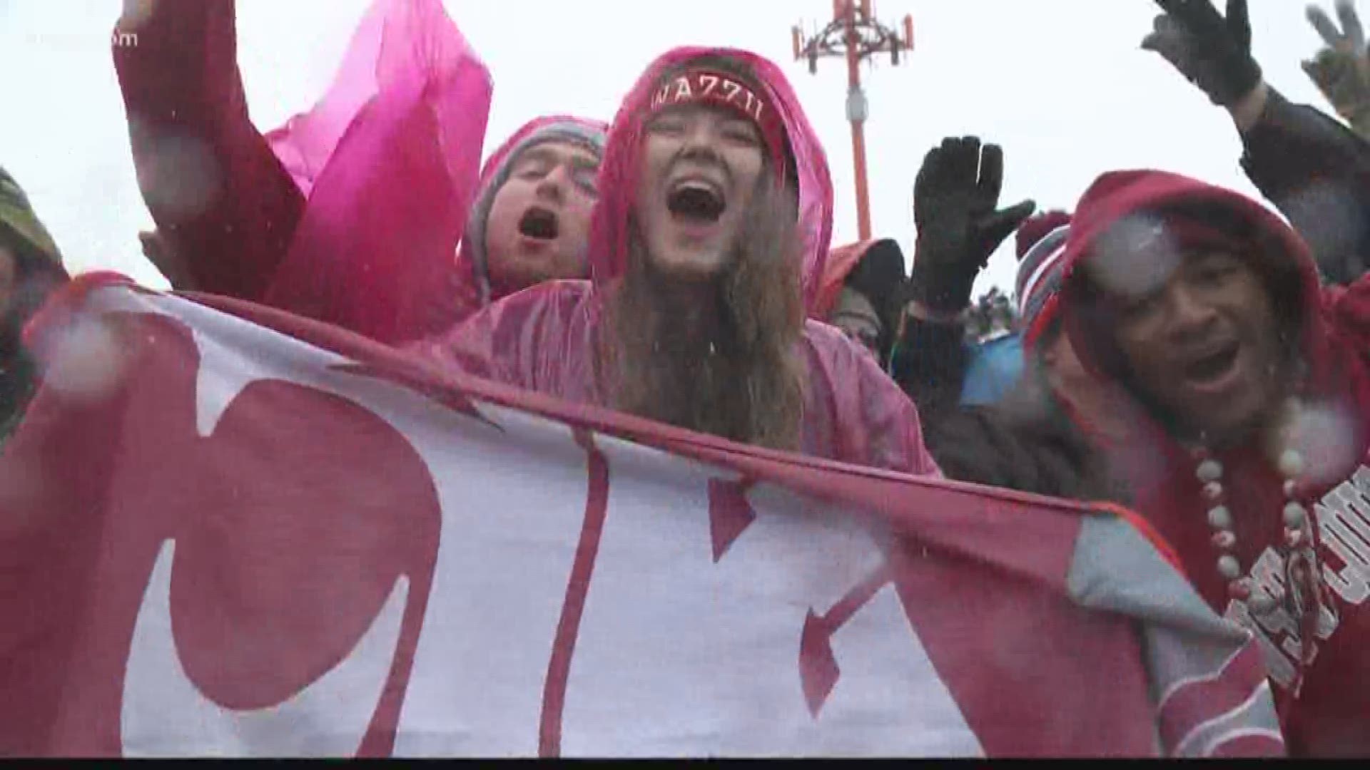 Pounds started the streak back in 2003, when he drove a homemade WSU flag 700 miles from his home in Albuquerque to Austin, Texas and waved it behind the set of College GameDay.