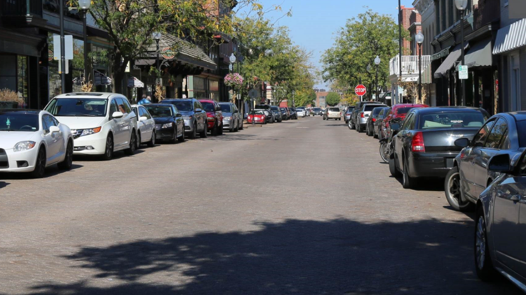 Bars On Main Street St Charles Making Changes Amid Crowd Spike King5 Com