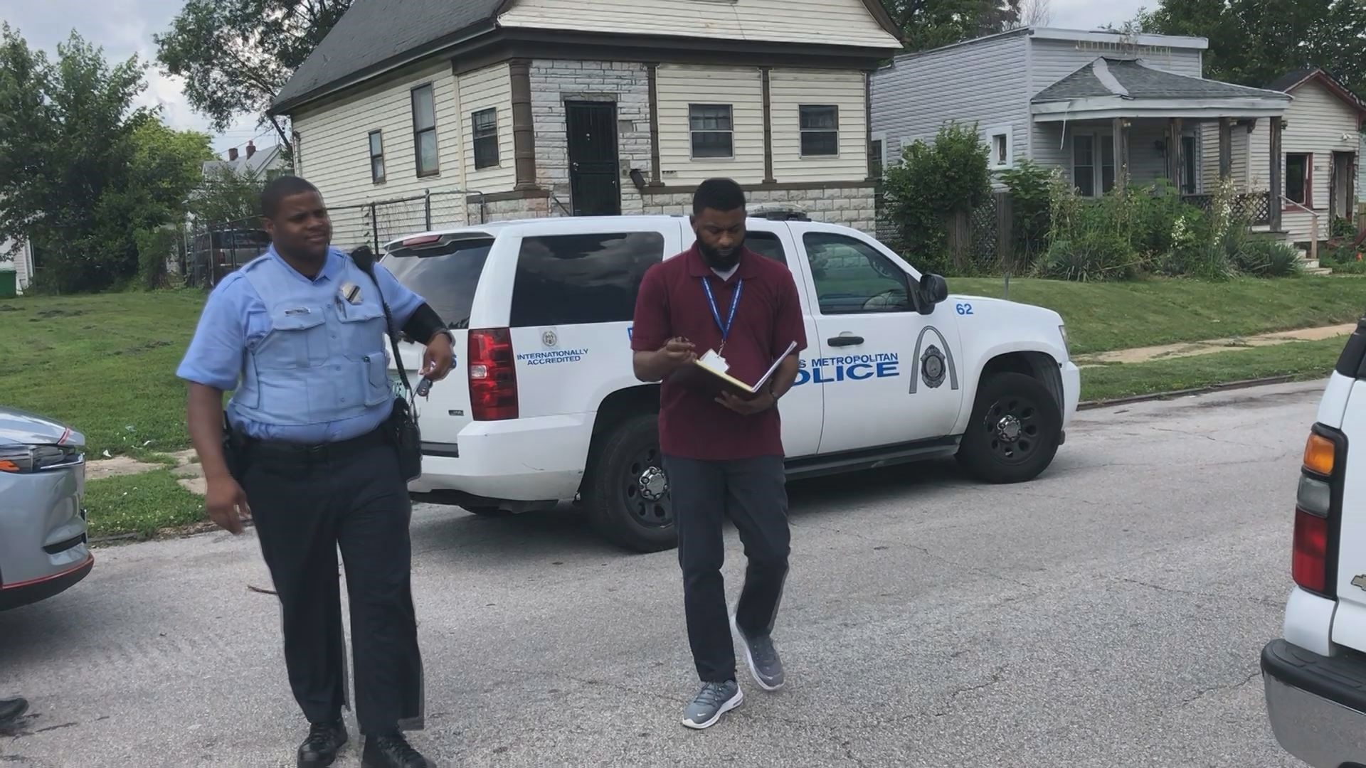 Cops and social workers team up in St. Louis pilot program