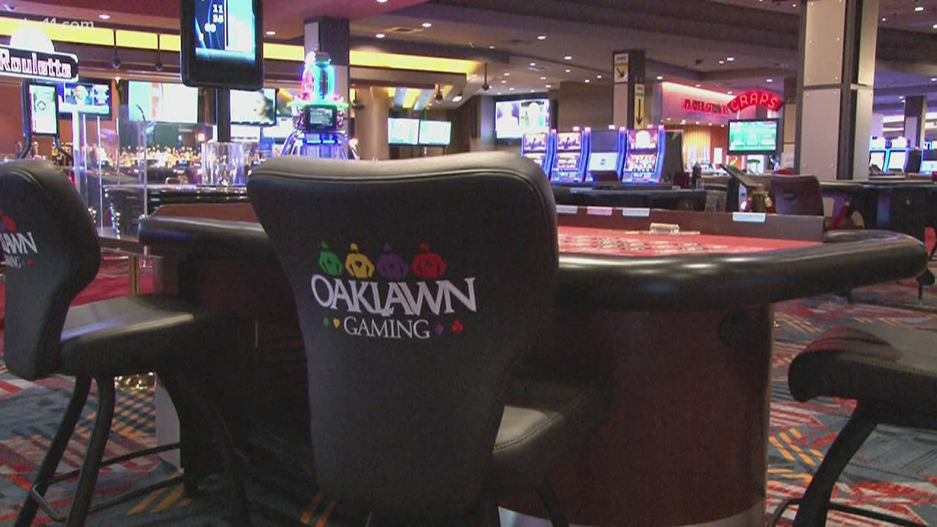 what time does oaklawn casino close