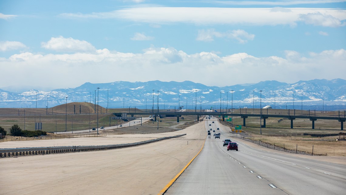 pikes peak parking at dia airport