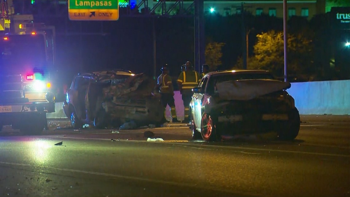 3 hospitalized after multivehicle crash in Austin I35