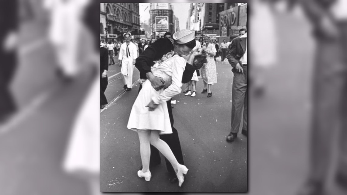 Woman In Iconic Wwii Times Square Kiss Photograph Dies At 92