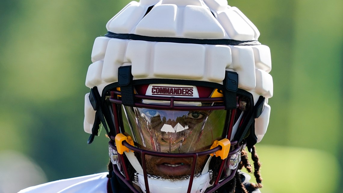 NFL hopes to reduce head injuries with helmet experiment - Vimarsana News