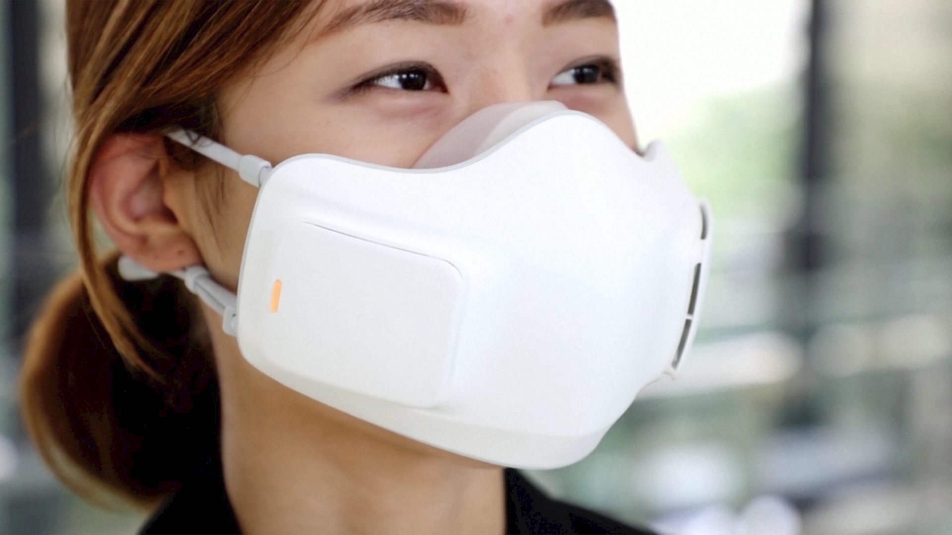 LG's new face mask brings comfort and functionality to wearers. Veuer's Tony Spitz has the details.