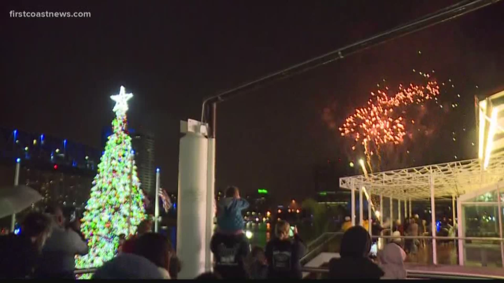 Jacksonville Christmas treelighting happens at Hemming Park as Landing