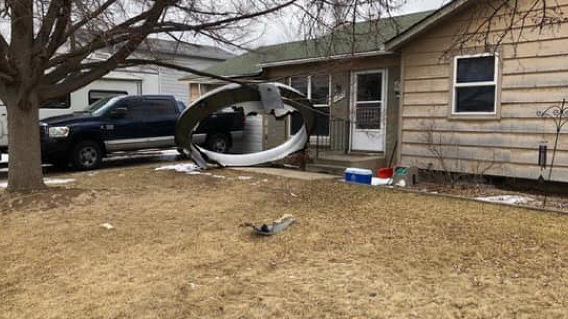 Debris falls from Boeing 777-200 during emergency landing near Denver | king5.com