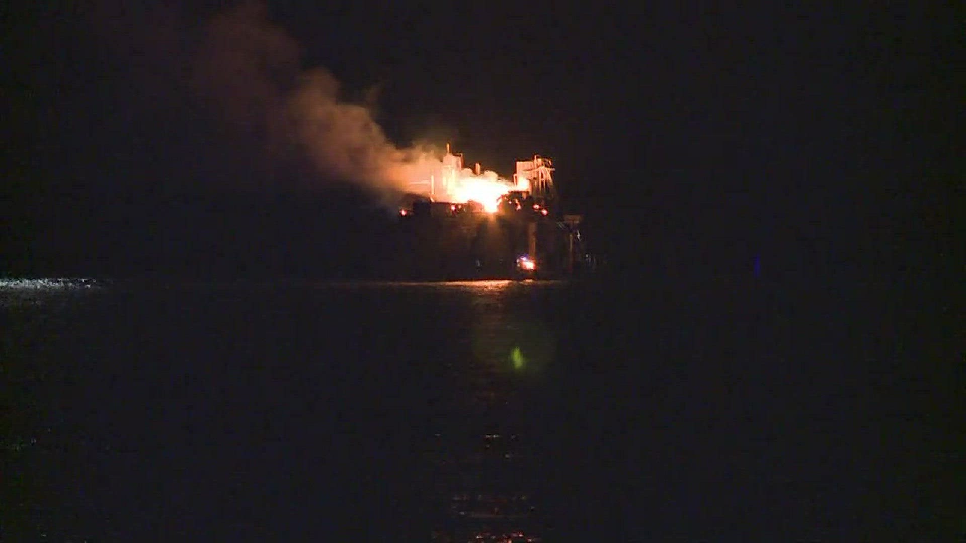 7 rescued, 1 missing after platform fire in Lake Pontchartrain | king5.com